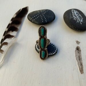 Vintage Navajo Sterling Silver and Kingman Triple Stone Turquoise Ring